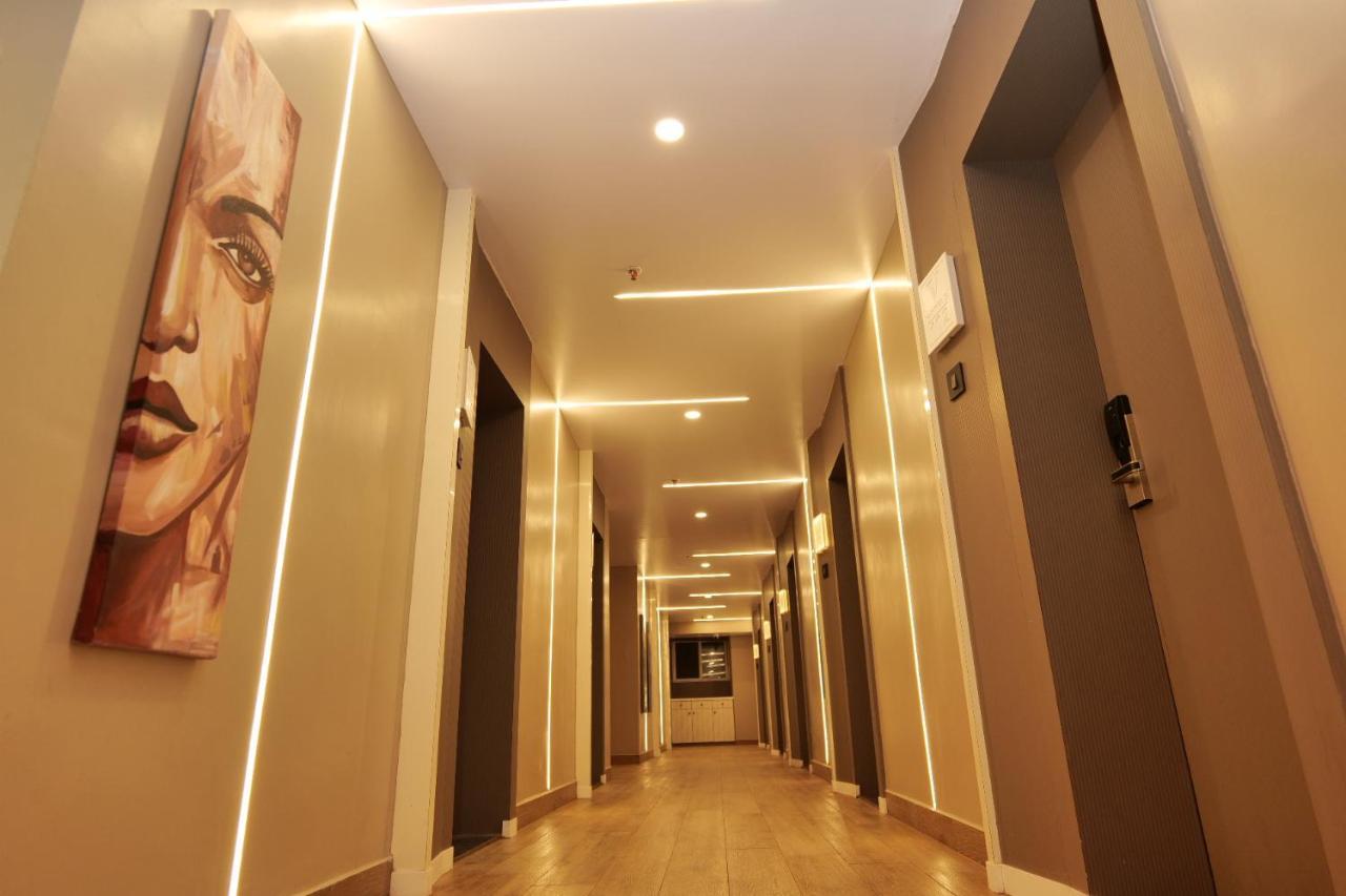 V Hotel Brahmapur エクステリア 写真